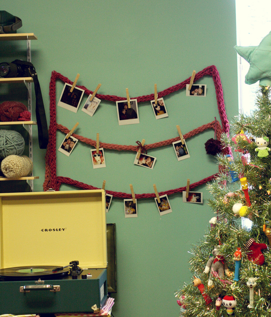 finger-knitted-garland finger-knitted-garland